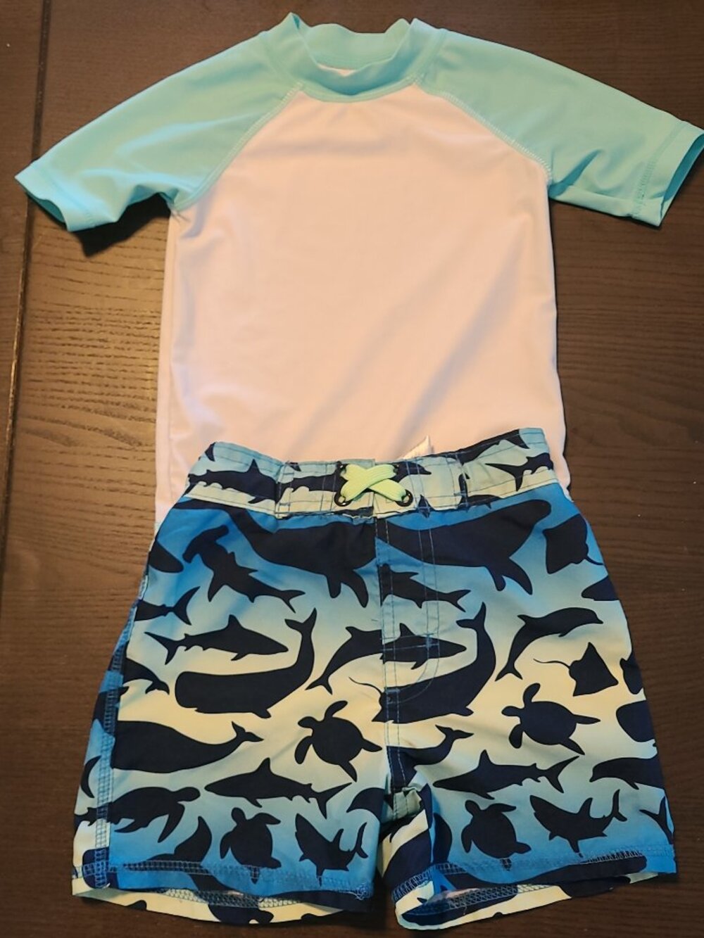 Tommy Bahama 😎🦈 Combo Rashguard swim shirt & swim trunks for toddlers size 2T